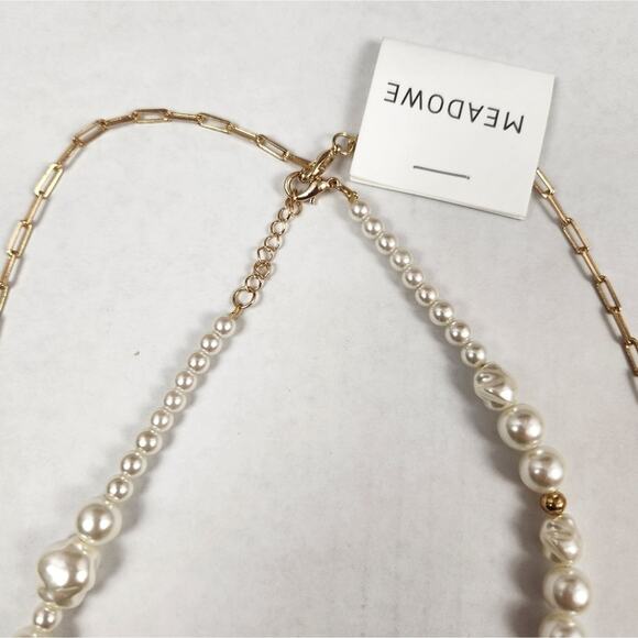 MEADOWE Mila Necklace Set in Gold NWT Faux Pearl - Picture 3 of 7